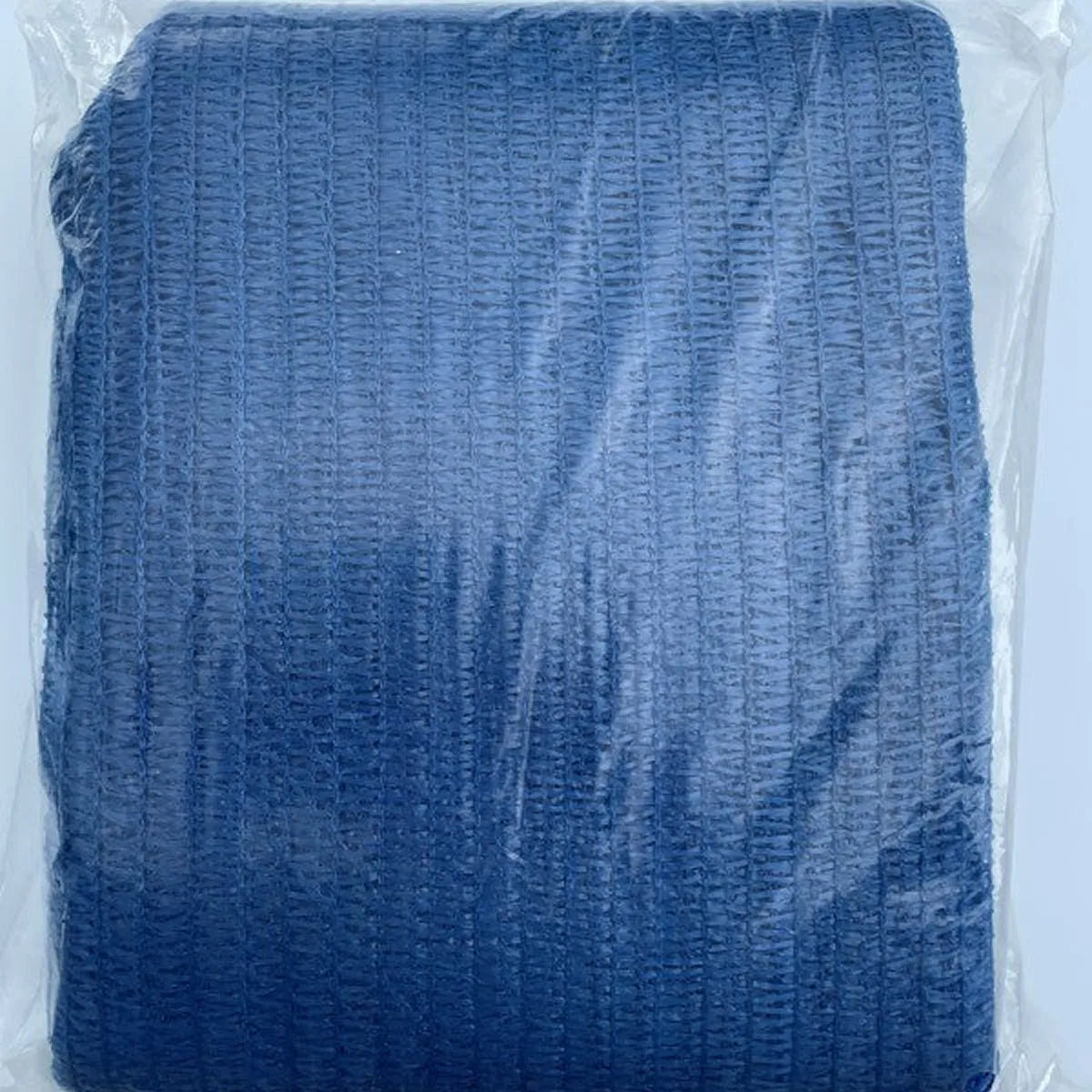 Malla azul para protección de cultivo de vid